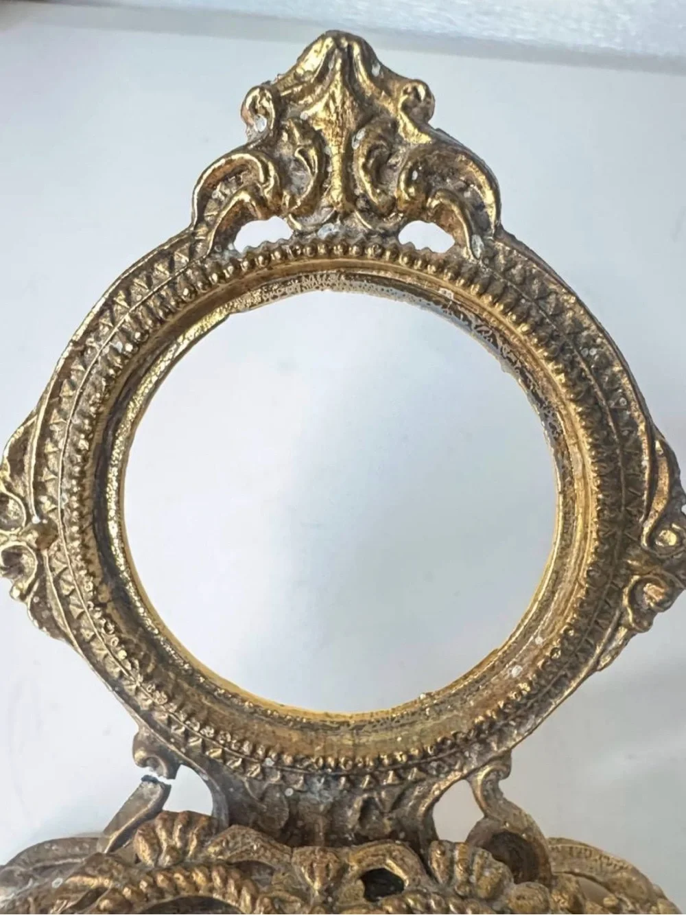 Vintage Ornate Gold Lipstick Stand